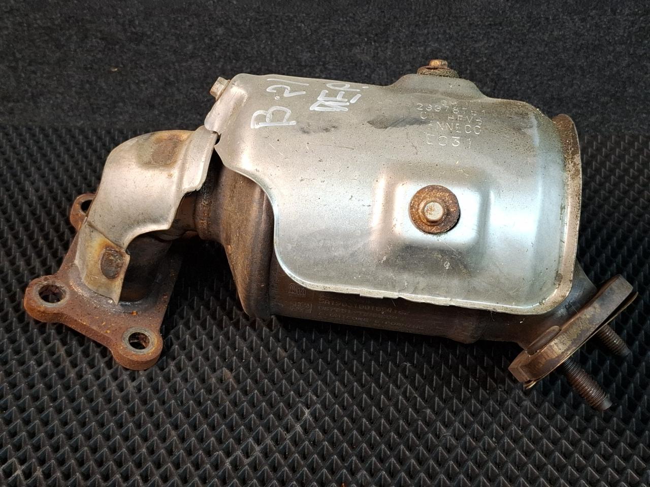 катализатор Chevrolet Blazer 3 поколение 2019, 3.6 л., бензин, АКПП, белый, полный привод, 12677849 - фото №1