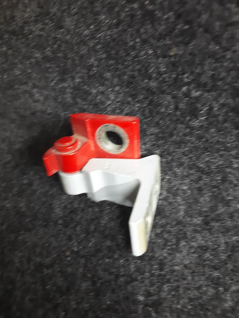 петля двери Volkswagen Jetta 7 поколение 2019, 1.4 л., бензин, АКПП, серый, передний привод - фото №1