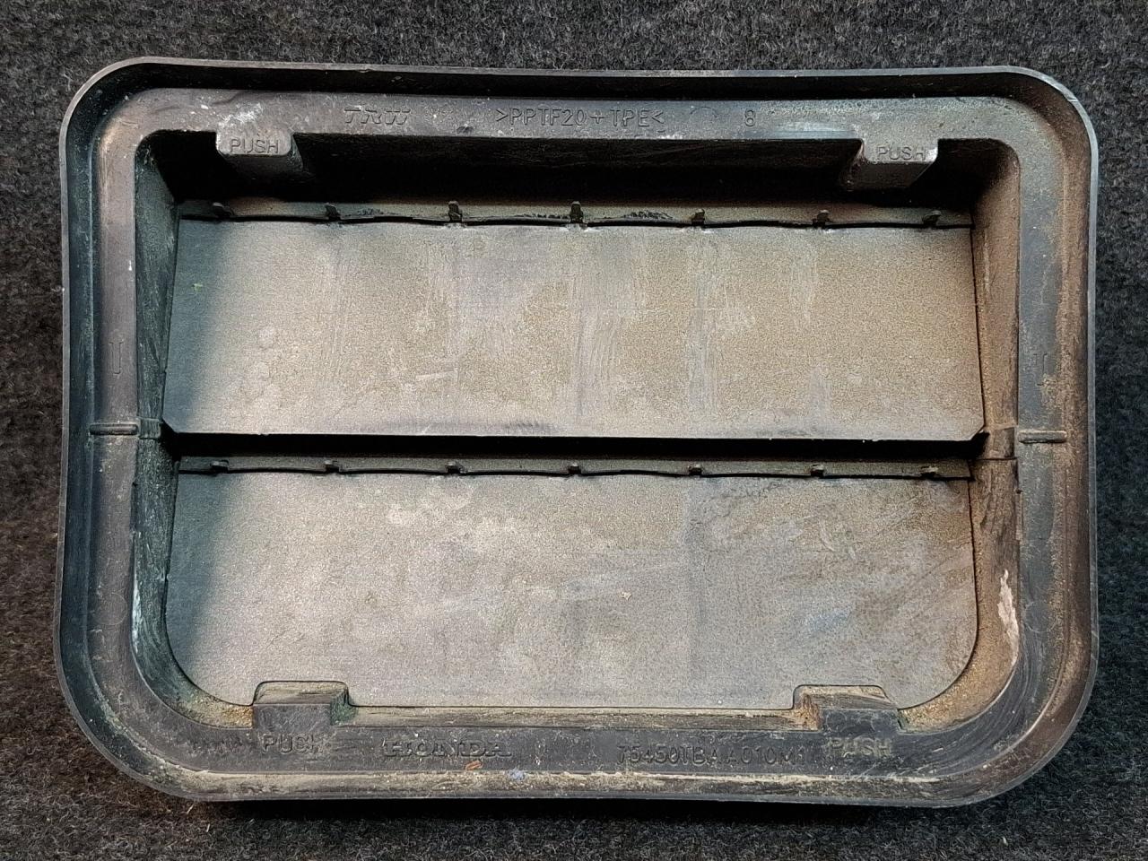 клапан вентиляции кузова Honda Civic 10 поколение 2017, 2.0 л., K20C2, бензин, АКПП, седан, передний привод, 75451-TBA-A010M1 - фото №1