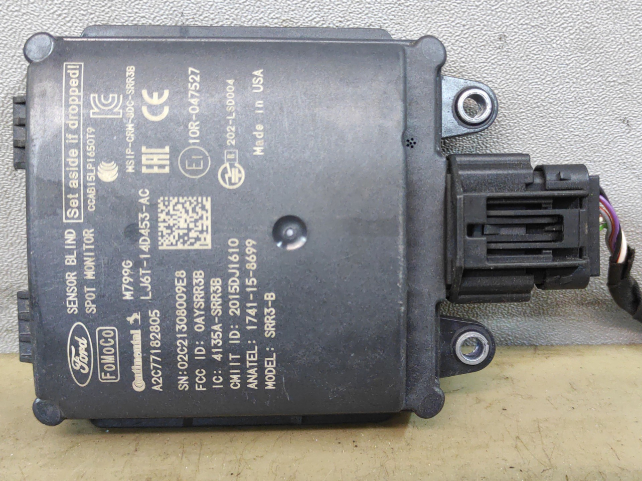 датчик мертвых (слепых) зон Ford Escape 4 поколение CX482 2021, 2.5 л., гибрид, АКПП, внедорожник 5 дв., полный привод, LJ6T14D453AC - фото №1