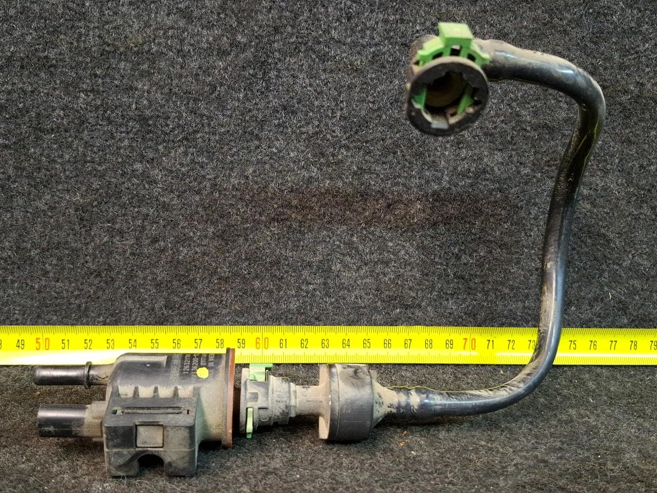 клапан вентиляции топливного бака Chevrolet Malibu 9 поколение 2017, 1.5 л., бензин, АКПП, черный, седан, передний привод, 12632174 - фото №1