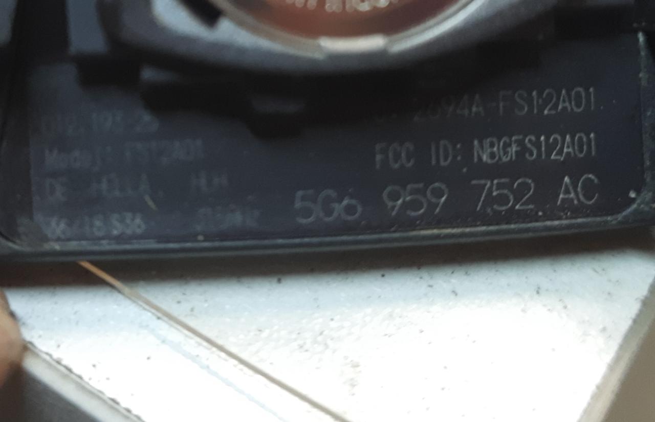 ключ Volkswagen Jetta 7 поколение 2019, 1.4 л., бензин, АКПП, серый, седан, передний привод - фото №1