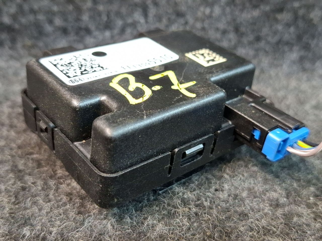 Блок управления бесключевым доступом Chevrolet Equinox 3 поколение 2018, 2.0 л., бензин, АКПП, передний привод, 13595510 - фото №1