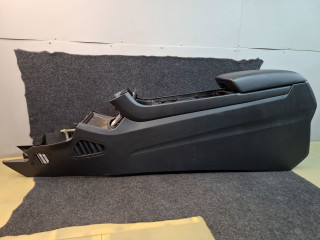 подлокотник Ford Edge 2 поколение CD539 [рестайлинг] 2020, 2.0 л., бензин, АКПП, красный, внедорожник 5 дв., полный привод, 2673362