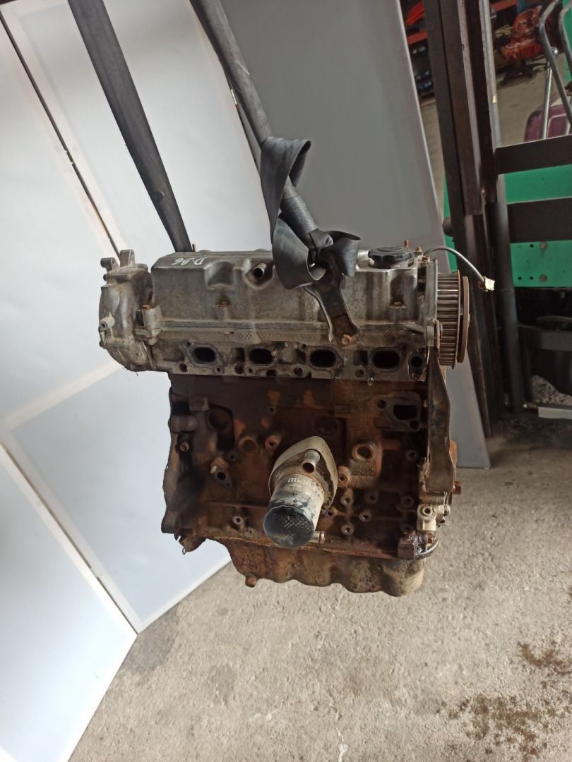 двигатель Mazda 323F BJ 2000, 2.0 л., RF3F, дизель, МКПП, хетчбэк 5 дв., передний привод, RF2A, RF4F - фото №1