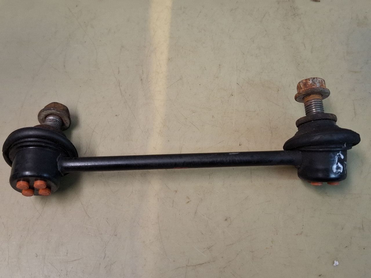 стойка стабилизатора Mazda CX-5 2 поколение KF 2018, 2.5 л., PYY1, бензин, АКПП, серый/46g, внедорожник 5 дв., полный привод - фото №1