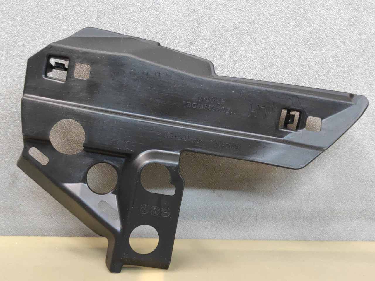 кронштейн (крепление) Mazda CX-5 2 поколение 2020, KBST50104 - фото №1