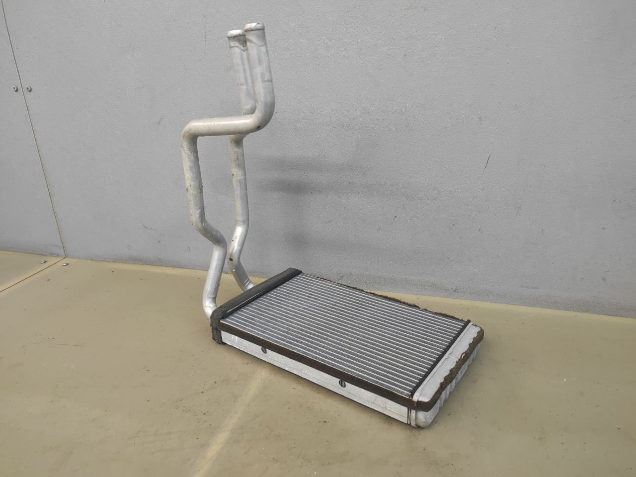 радиатор отопителя (печки) Mitsubishi ASX 1 поколение 2011, 2.0 л., 4B11, бензин, АКПП, красный, внедорожник 5 дв., полный привод, A22221218 - фото №1