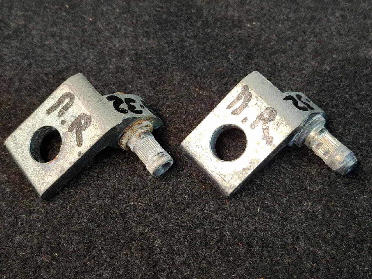 петля двери Volkswagen Tiguan 2 поколение 2020, 2.0 л., бензин, АКПП, серый, полный привод - фото №1