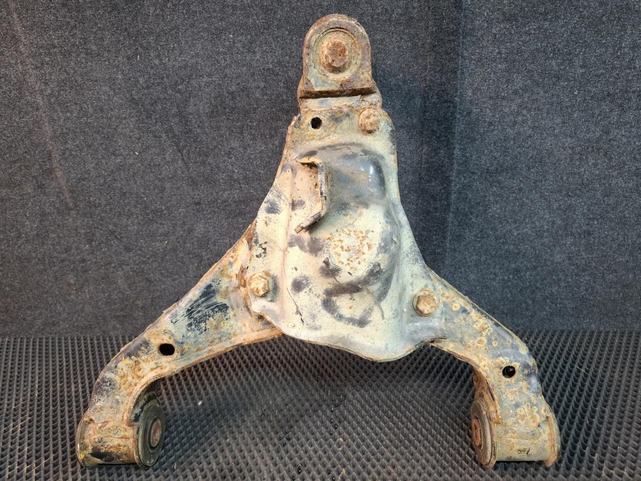 рычаг передний правый Mercedes-Benz Sprinter 2 поколение (W906) 2007, 2.1 л., OM 646.701, дизель, МКПП, красный - фото №1