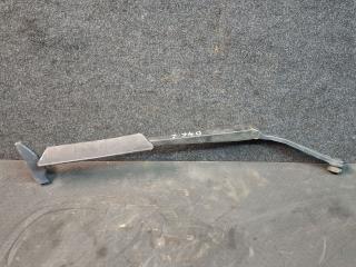 щеткодержатель (поводок стеклоочистителя, дворник) Mazda 626 5 поколение [рестайлинг] GW 2001, 2.0 л., RF4F, дизель, МКПП, серебристый, универсал, передний привод