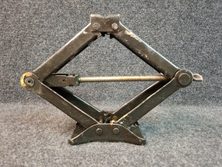 домкрат Volkswagen Jetta 7 поколение 2021, 1.4 л., бензин, АКПП, серый, передний привод, 5C0011031B