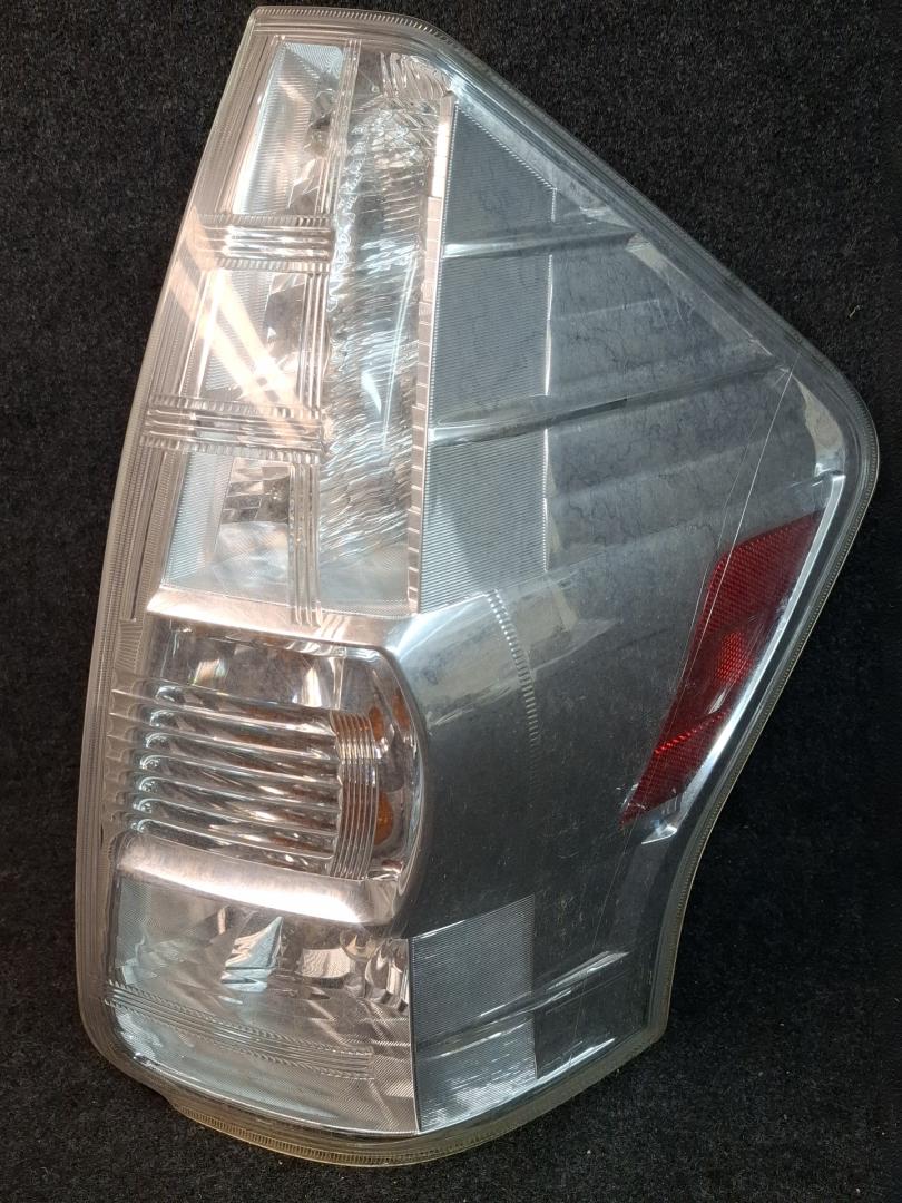 фонарь задний правый Toyota Prius V 1 поколение ZVW41 ZVW41 2014, 1.8 л., гибрид, АКПП, синий, хетчбэк 5 дв., передний привод - фото №1