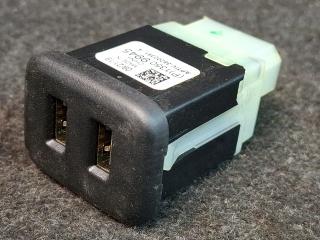 разъем AUX / USB GMC Terrain 2 поколение 2020, 1.5 л., бензин, АКПП, серый 464с, передний привод, 13509945