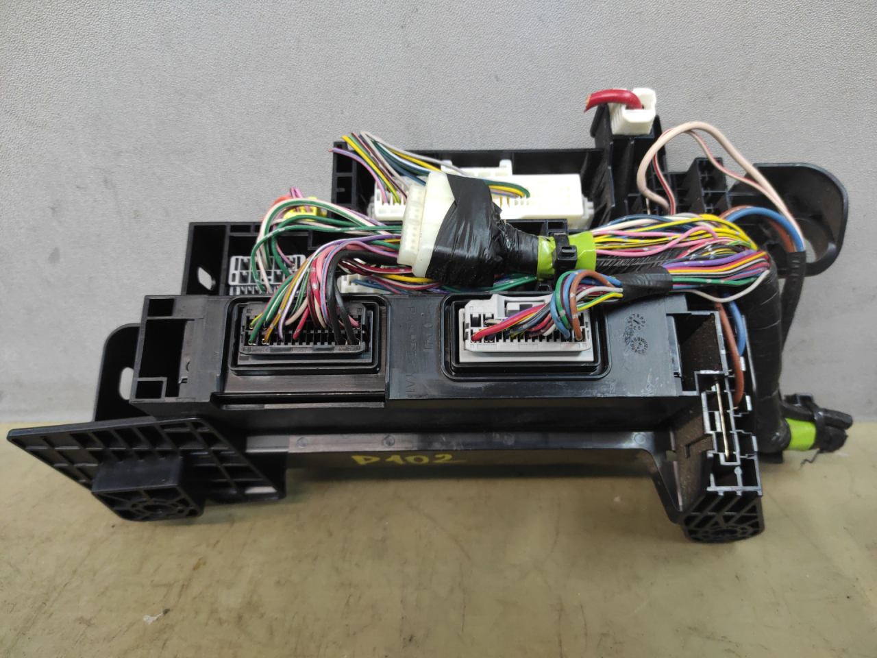 блок комфорта Suzuki Kizashi 1 поколение 2012, 2.4 л., J24B, бензин, АКПП, красный, седан, полный привод, 3678057L04 - фото №1