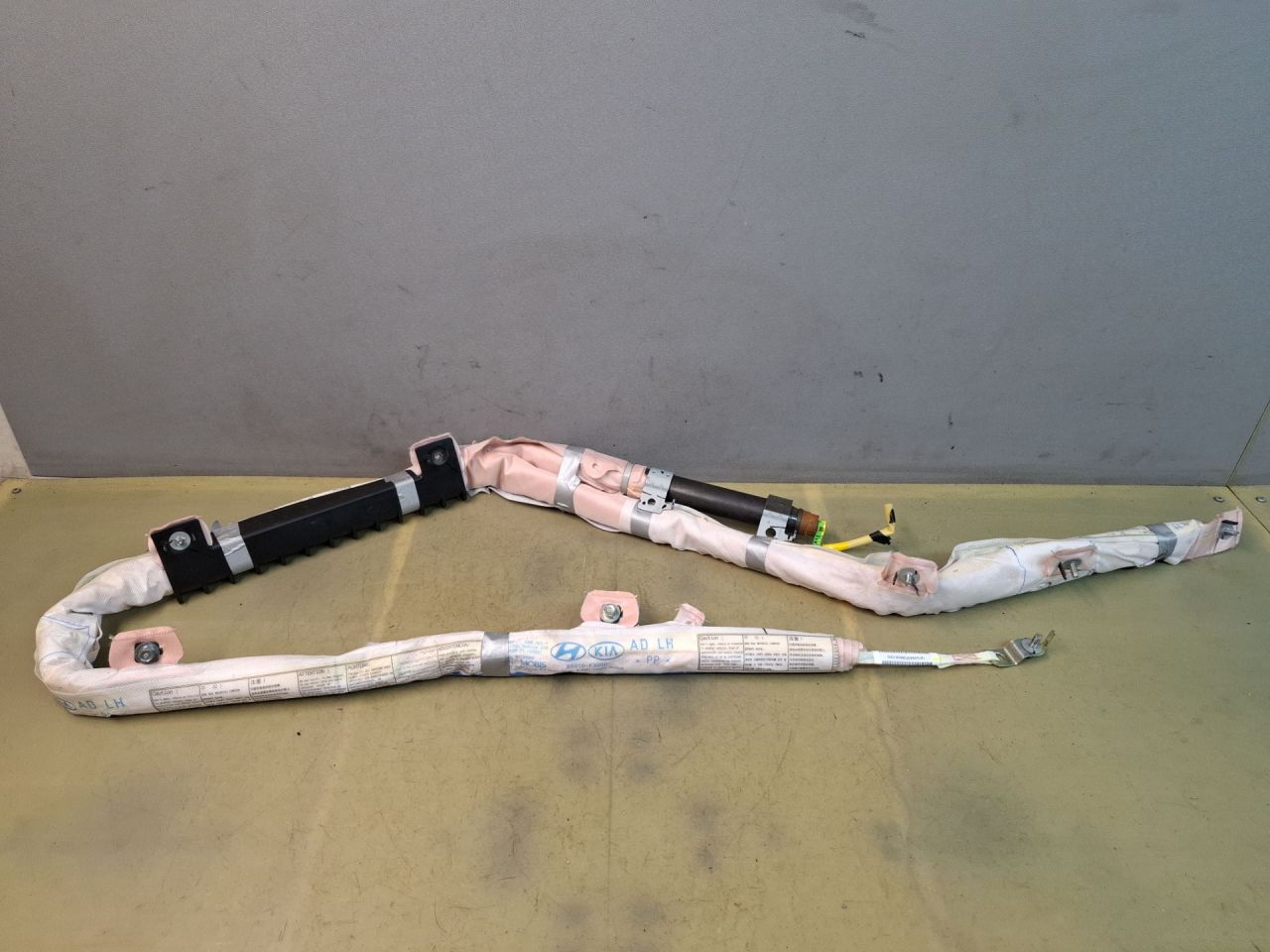 подушка безопасности боковая (шторка) Hyundai Elantra AD 2018, 2.0 л., бензин, АКПП, серебристый, передний привод, 85010F3200 - фото №1