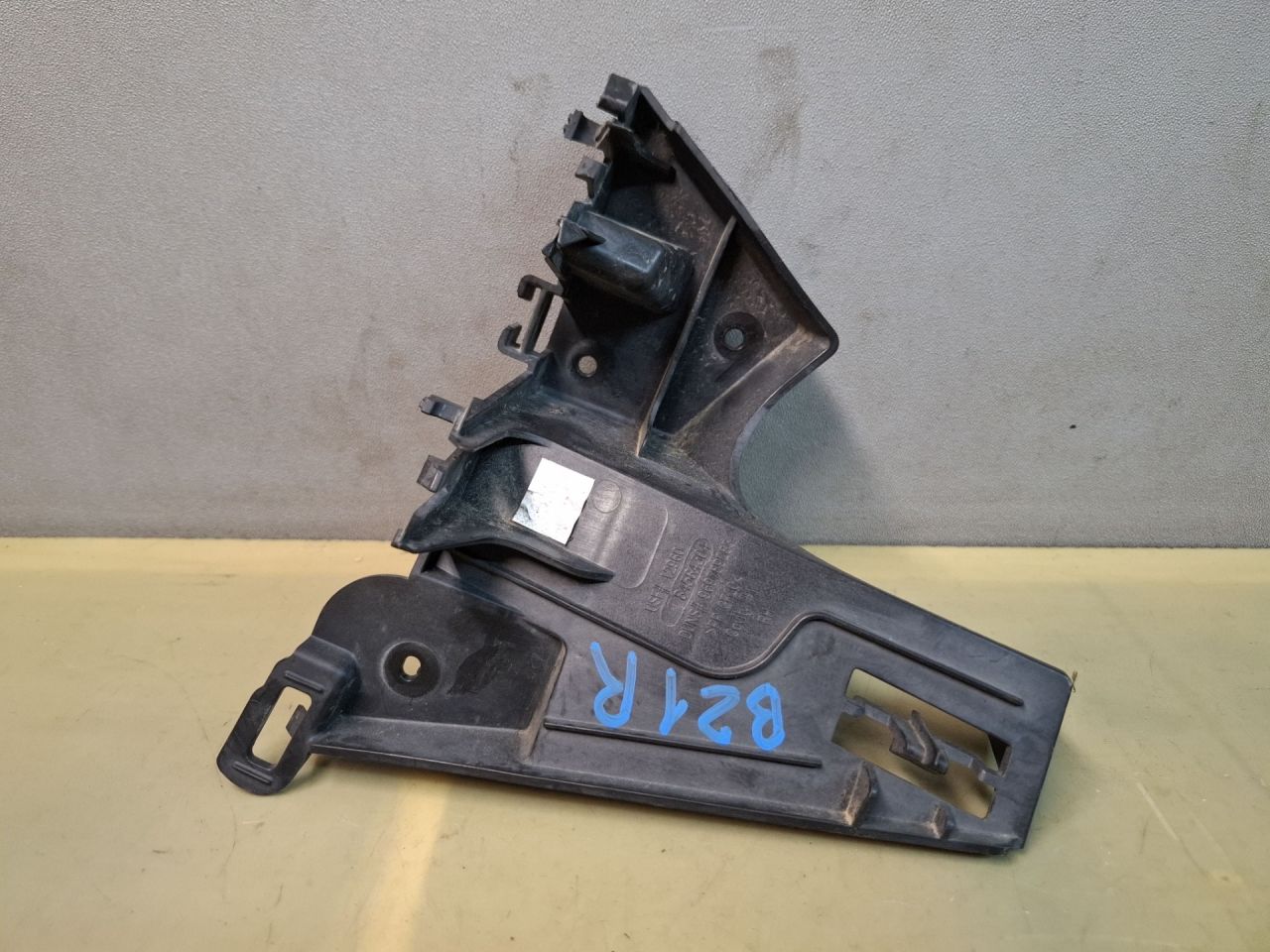 Крепление бампера заднего Chevrolet Blazer 3 поколение 2019, 3.6 л., бензин, АКПП, белый, полный привод, 84584304 - фото №1