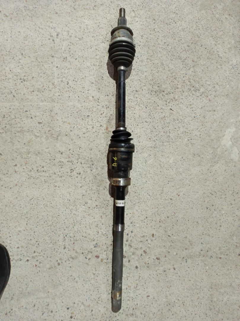 полуось передняя правая (приводной вал, ШРУС) Mazda CX-5 2 поколение KF 2018, 2.5 л., PYY1, бензин, АКПП, серый/46g, внедорожник 5 дв., полный привод - фото №1