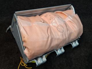 подушка безопасности пассажира Mazda 6 GJ [рестайлинг] GJ 2015, 2.5 л., PYY1, бензин, АКПП, белый, седан, передний привод