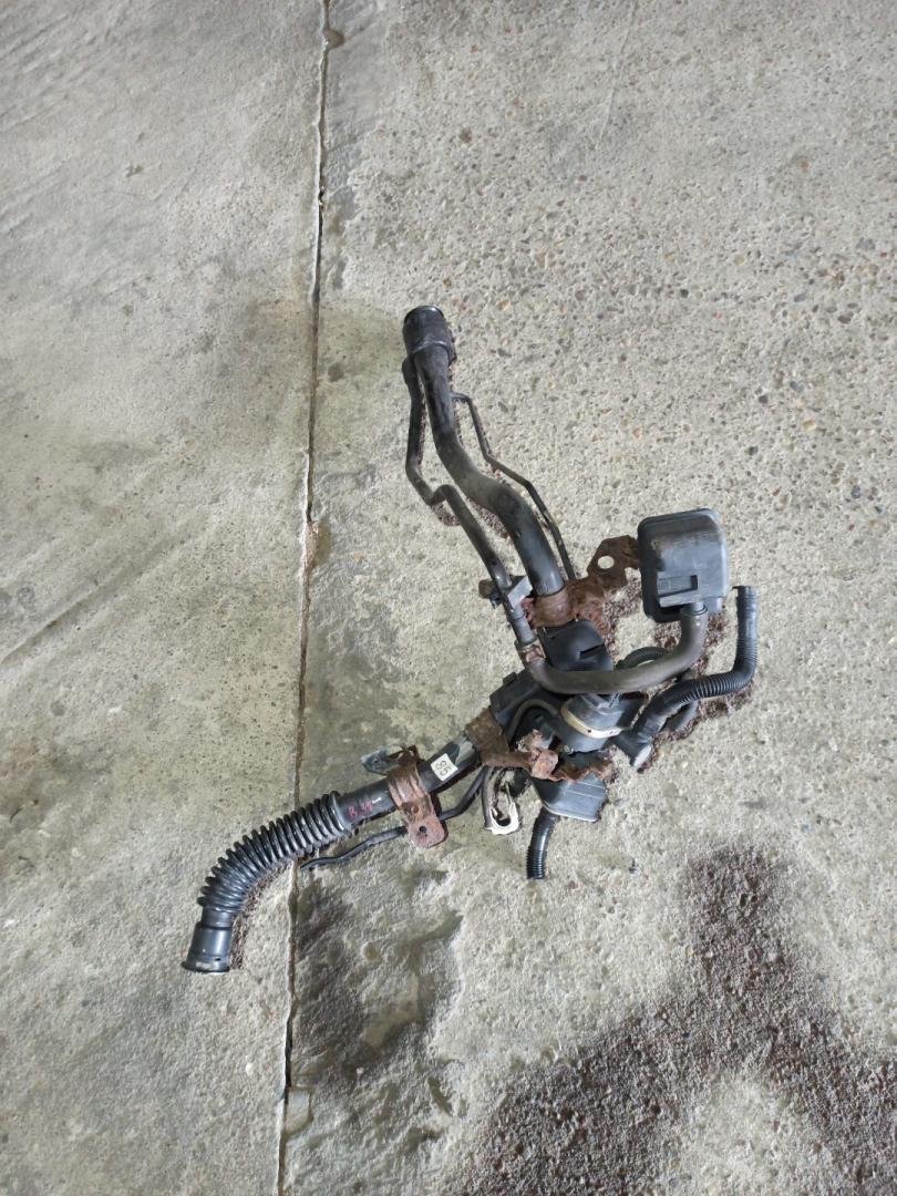 горловина топливного бака Toyota Camry 7 поколение XV40 2008, 2.4 л., 2AZ-FE, бензин, АКПП, седан, передний привод - фото №1