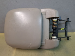 подлокотник Suzuki Grand Vitara 1 поколение [рестайлинг] 2005, 2.7 л., H 27 A, бензин, АКПП, внедорожник 5 дв.