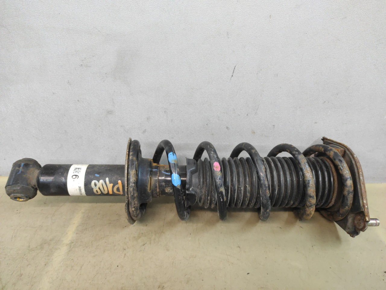 амортизатор задний Subaru Impreza 5 поколение (GK/GT) 2019, 2.0 л., бензин, вариатор, серый, седан, полный привод, 20365FL01A - фото №1