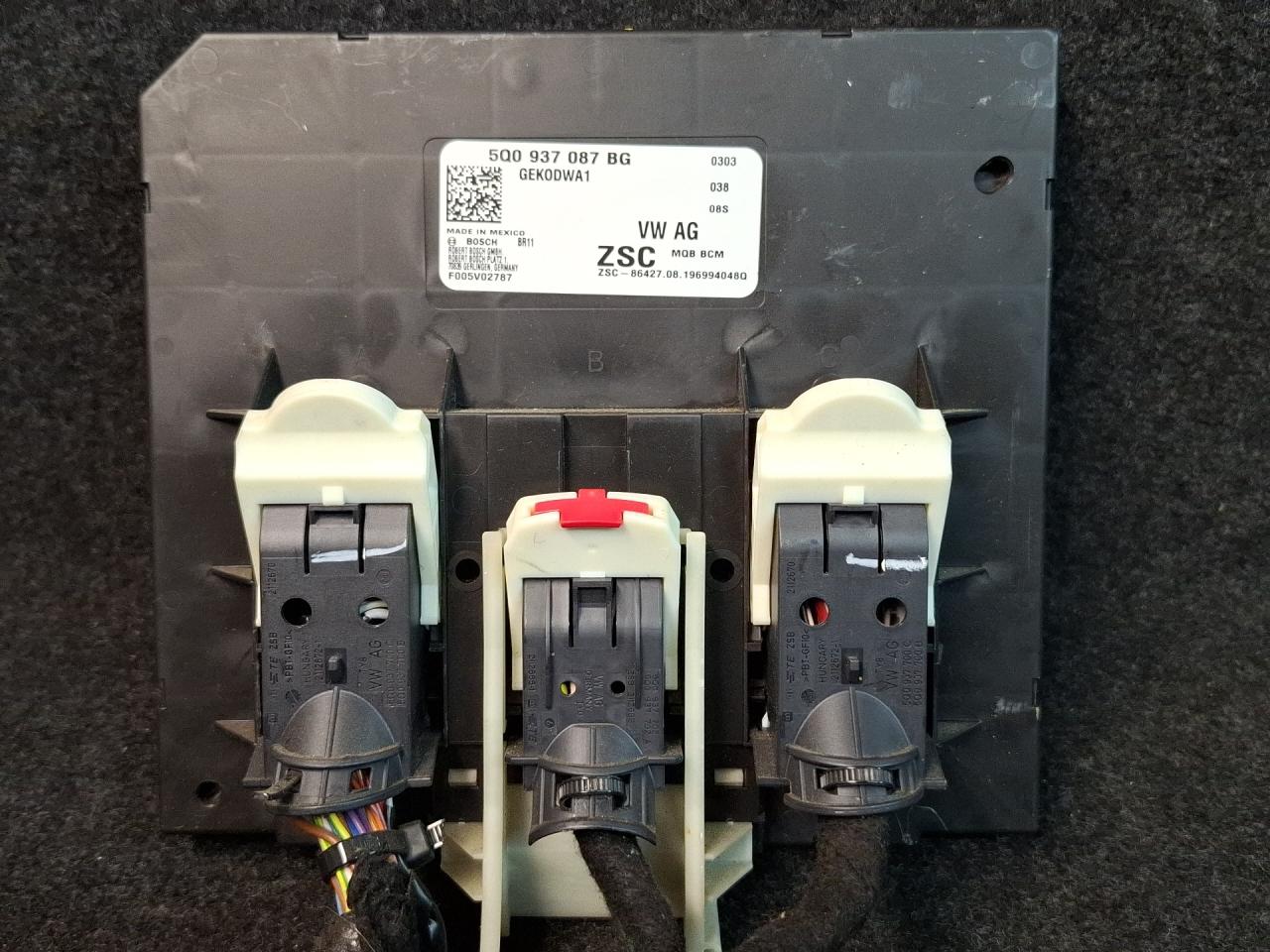 Блок управления BCM (Body Control Module) Volkswagen Tiguan 2 поколение 2020, 2.0 л., бензин, АКПП, серый, полный привод, 5Q0937087BG - фото №1