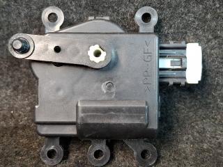 моторчик заслонки печки Mazda 6 GJ [рестайлинг] GJ 2015, 2.5 л., PYY1, бензин, АКПП, белый, седан, передний привод