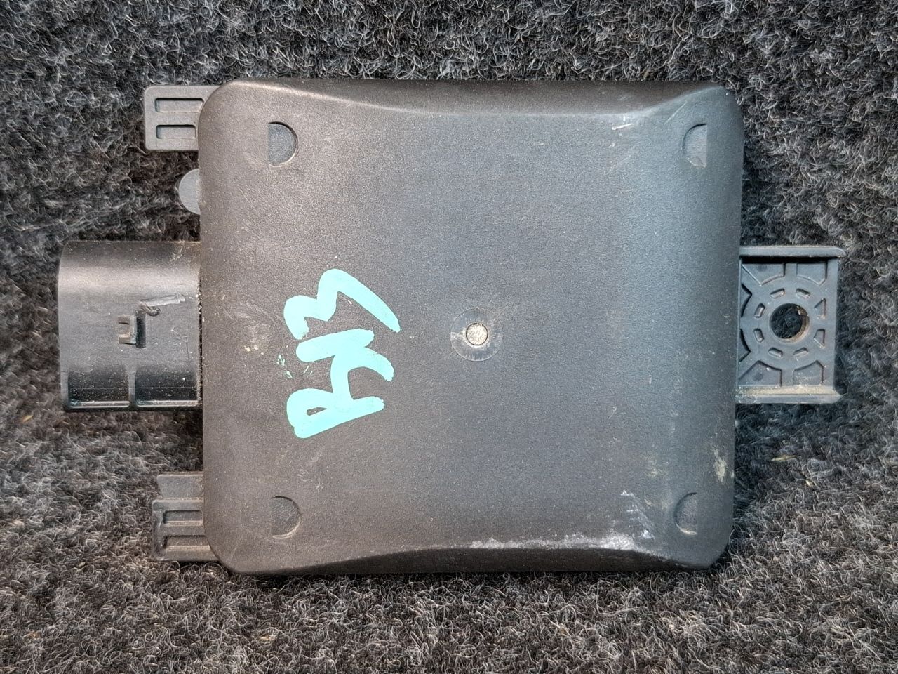 датчик мертвых (слепых) зон Volkswagen Jetta 7 поколение 2021, 1.4 л., бензин, АКПП, серый, передний привод, 2Q0907686B - фото №1