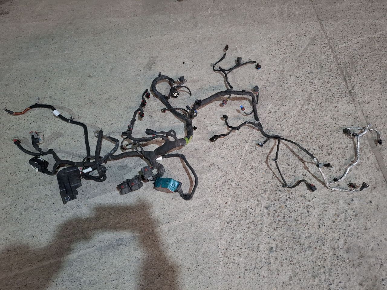 проводка двигателя Chevrolet Malibu 9 поколение 2018, 1.5 л., бензин, АКПП, бордовый, передний привод - фото №1