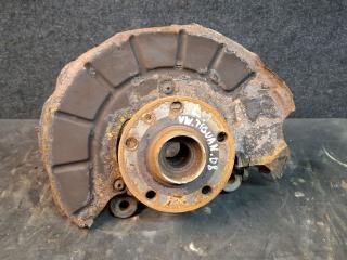 кулак поворотный левый Volkswagen Tiguan 1 поколение 2008