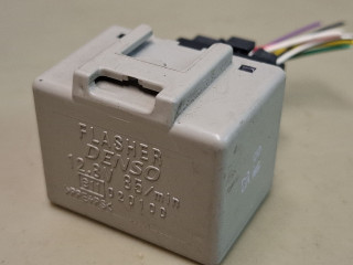 реле (прочие) Toyota Sienna 3 поколение 2011, 3.5 л., 2GR-FE, бензин, АКПП, серый, передний привод, 8198002030