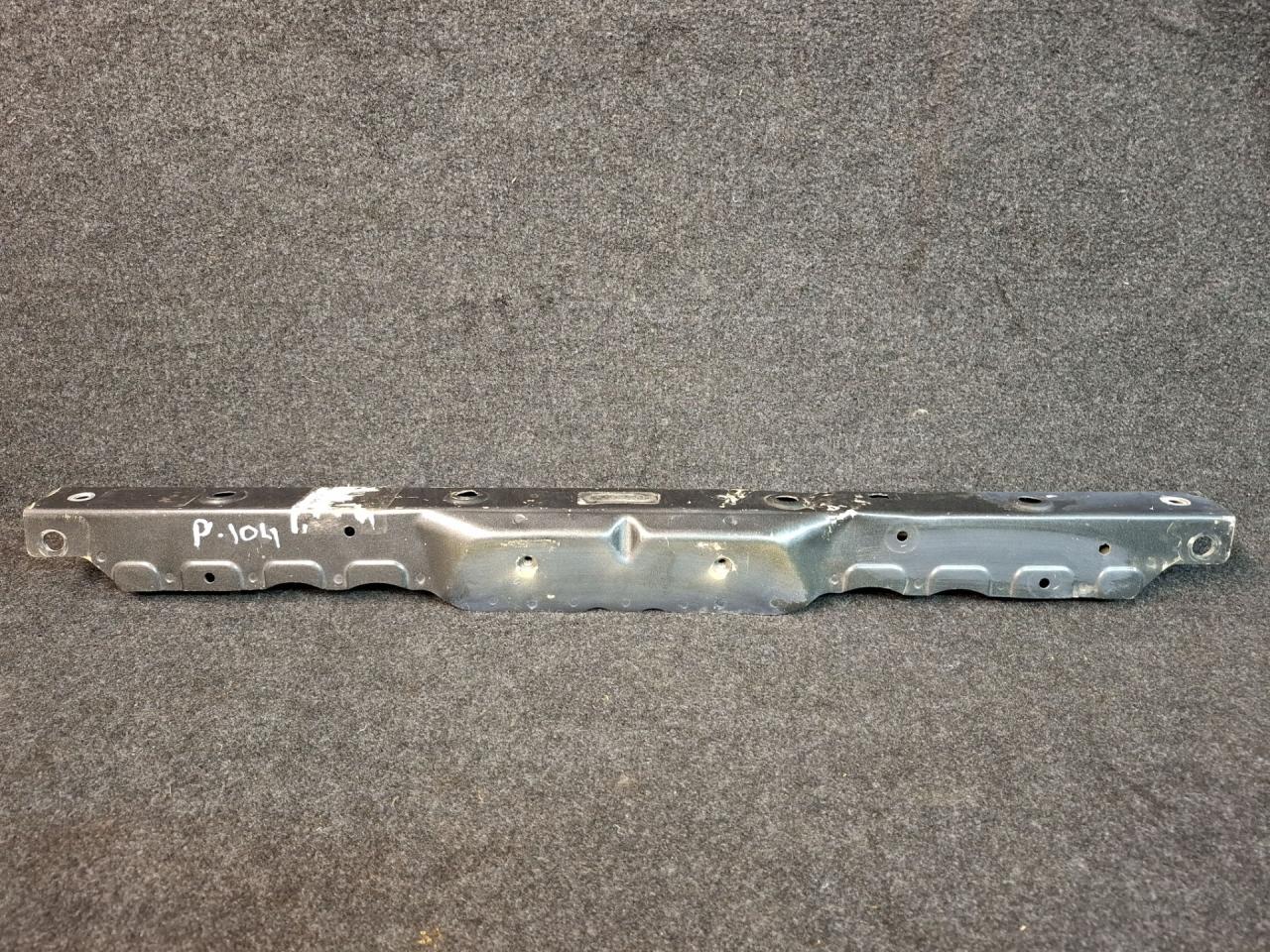 верхняя планка телевизора Chevrolet Equinox 3 поколение 2020 - фото №1