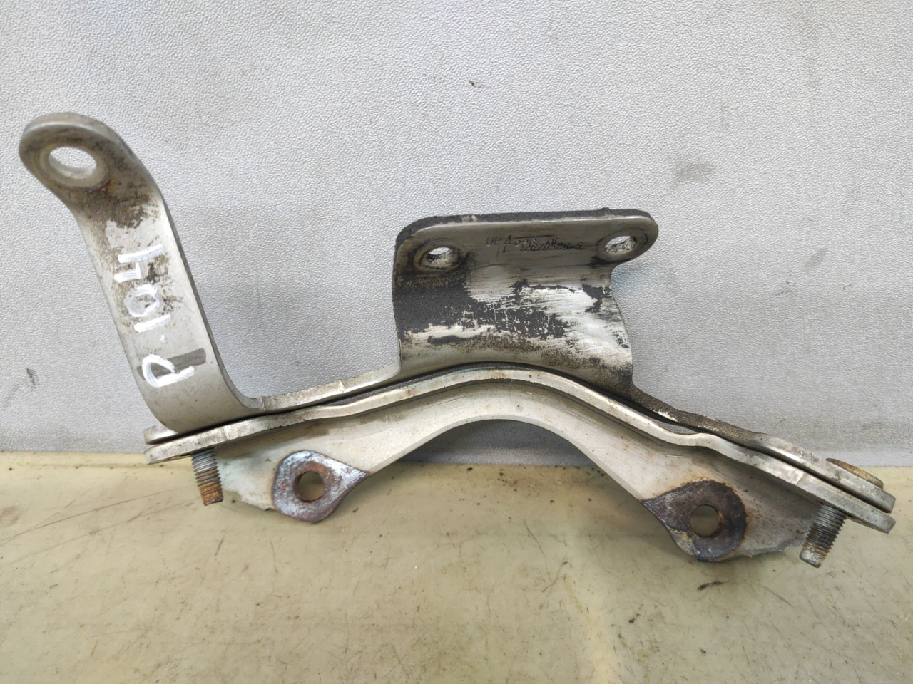 кронштейн двигателя Chevrolet Equinox 3 поколение 2018, 1.5 л., бензин, АКПП, серый 139х, минивэн, передний привод, 126705865, 12664910 - фото №1