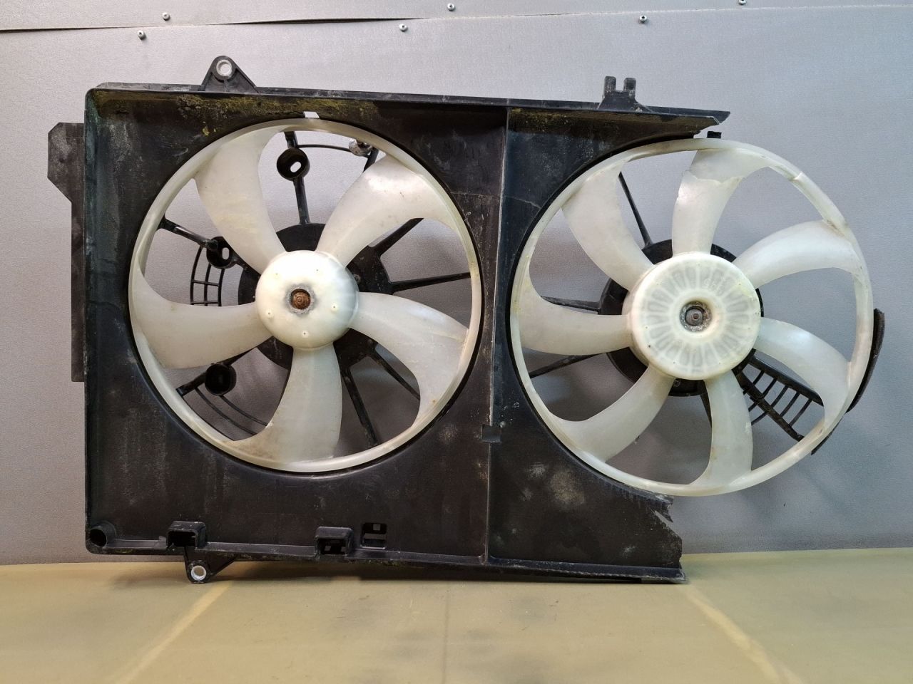 вентилятор радиатора Mazda CX-5 2 поколение KF 2018, 2.5 л., PYY1, бензин, АКПП, серый/46g, внедорожник 5 дв., полный привод - фото №1