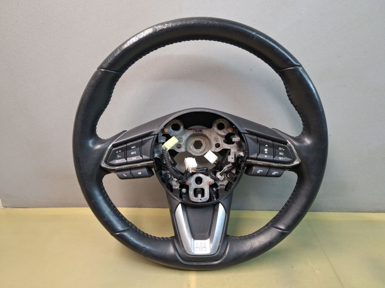 руль Mazda CX-5 2 поколение KF 2018, 2.5 л., PYY1, бензин, АКПП, серый/46g, внедорожник 5 дв., полный привод, K0273BDB63M - фото №1