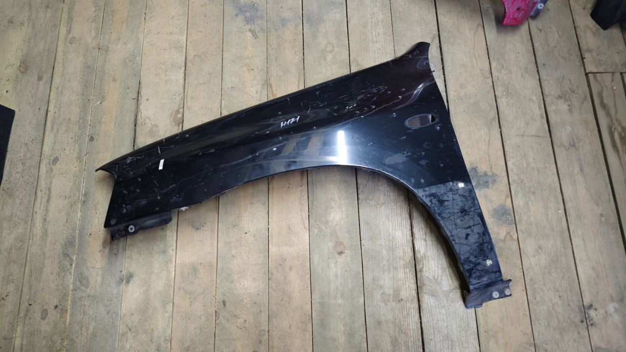 крыло переднее левое Mazda Tribute 1 поколение 2002 - фото №1