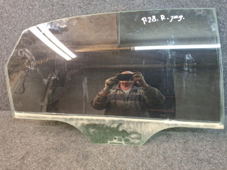 стекло двери задней правой Volkswagen Passat (USA) 1 поколение [рестайлинг] 2015, 1.8 л., TFSI, бензин, АКПП, черный, седан, передний привод, 43R-004725