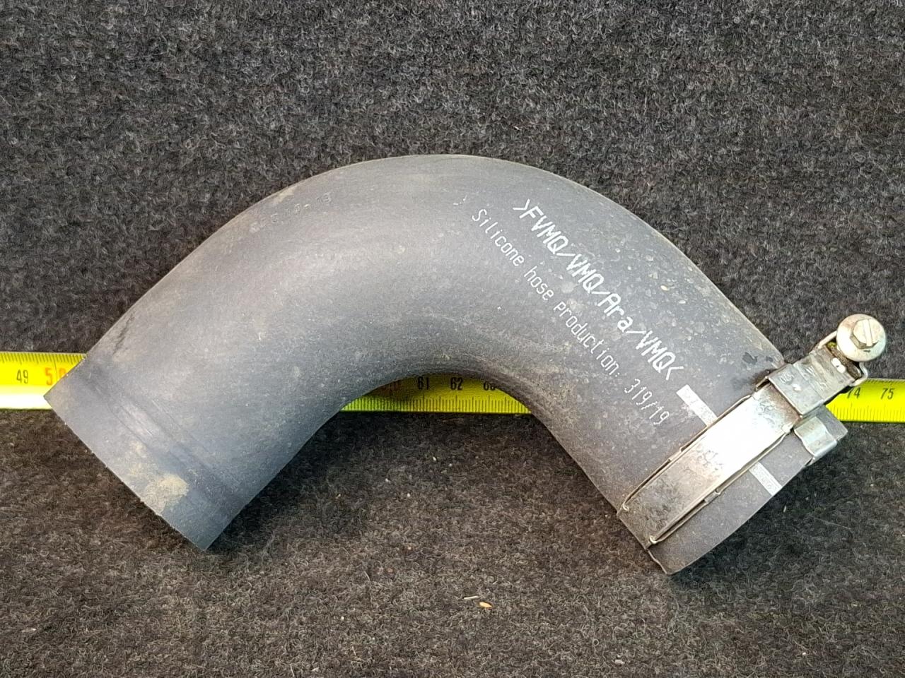 патрубок интеркулера Ford Escape 4 поколение CX482 2020, 1.6 л., LUB, бензин, АКПП, белый az, внедорожник 5 дв., полный привод, LX61-9P137-DA - фото №1