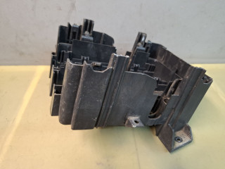 блок предохранителей Chevrolet Malibu 9 поколение 2018, 1.5 л., бензин, АКПП, бордовый, передний привод