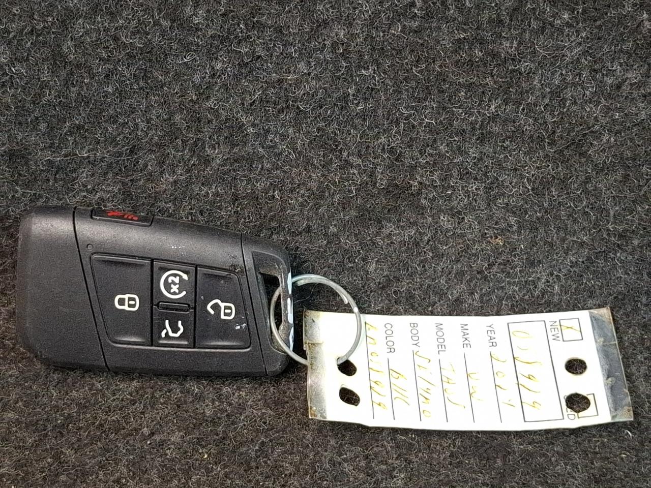 ключ Volkswagen Taos 1 поколение 2024, 1.5 л., бензин, АКПП, черный, внедорожник 5 дв., полный привод - фото №1