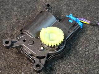 моторчик заслонки печки Volkswagen Jetta 7 поколение [рестайлинг] 2024, 1.5 л., бензин, АКПП, серый, седан, передний привод, 2Q0907511G