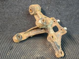 кулак задний правый Toyota Camry 7 поколение XV40 2008, 42313-06100