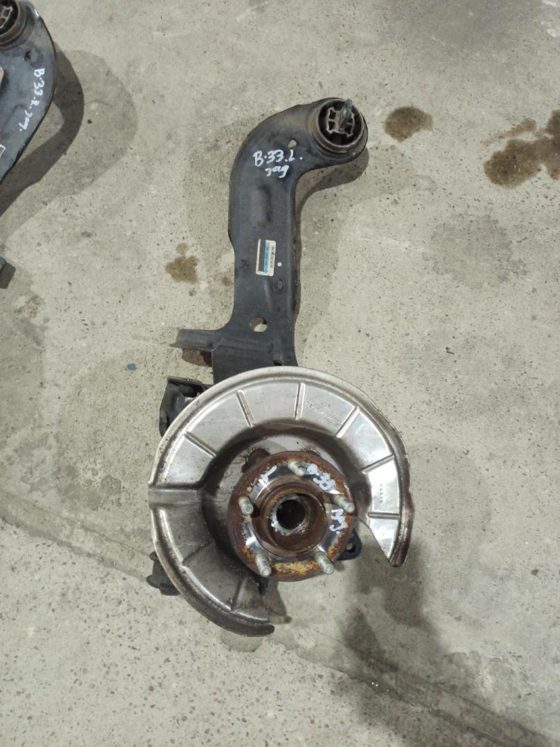 кулак задний левый Ford Escape 4 поколение CX482 2020, 2.0 л., бензин, АКПП, белый az, внедорожник 5 дв., полный привод - фото №1