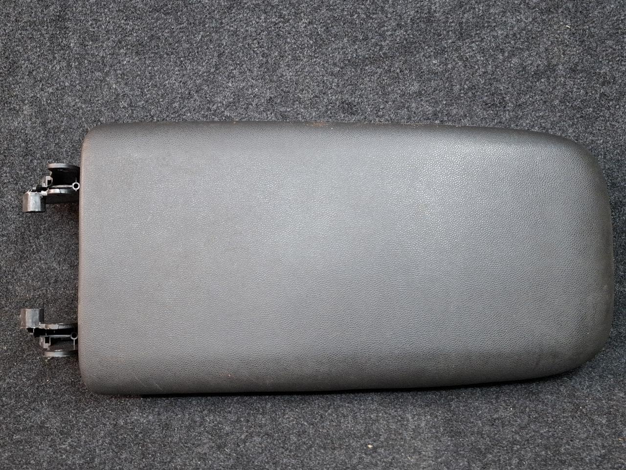 подлокотник Chevrolet Equinox 3 поколение 2019 - фото №1