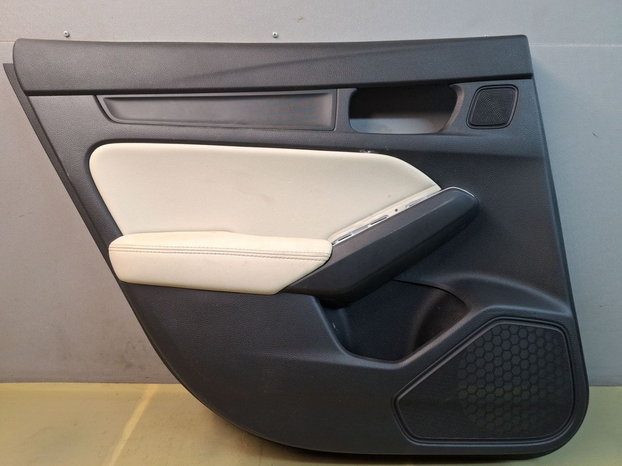 обшивка двери задняя левая Acura Integra 4 поколение 2024, 1.5 л., бензин, АКПП, синий, хетчбэк 5 дв., передний привод - фото №1