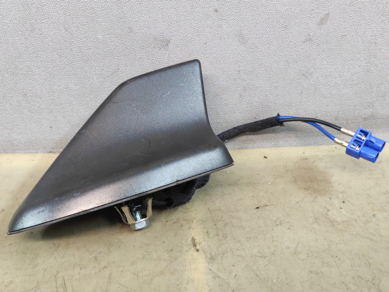 антенна Ford Escape 4 поколение CX482 2021, 2.5 л., гибрид, АКПП, внедорожник 5 дв., полный привод, JX7T19K351CA - фото №1