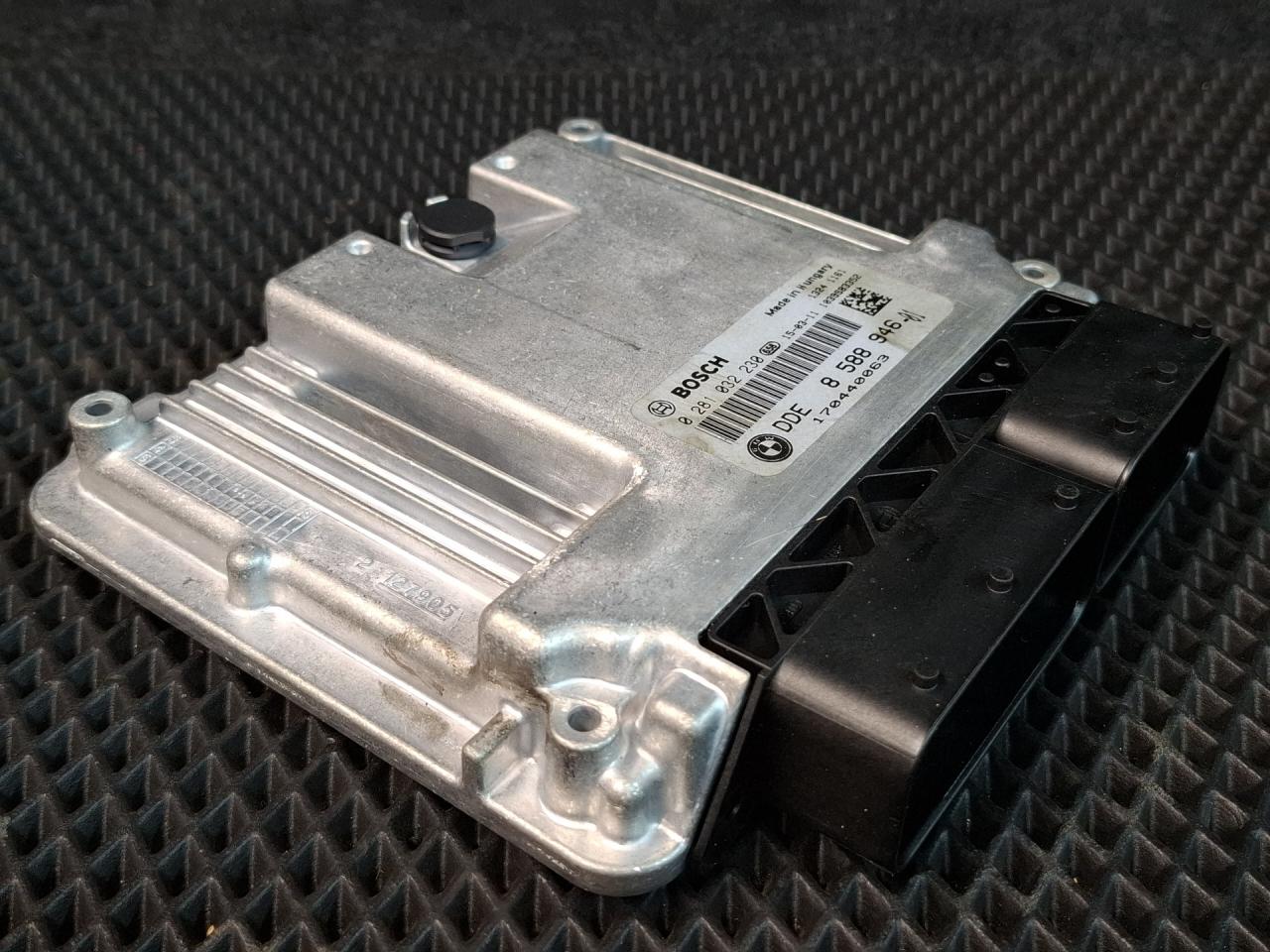 блок управления двигателем BMW X4 F26 2016, 2.0 л., дизель, АКПП, черный, 8588946-01, 0281032230 - фото №1