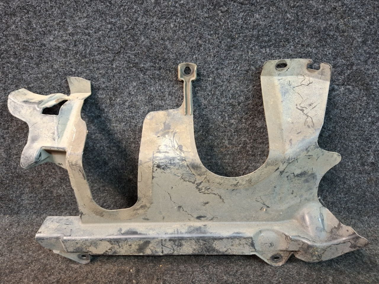 кожух (защита) рулевого механизма BMW X4 F26 2016, 2.0 л., дизель, АКПП, черный, 10834110, 57757348761 - фото №1