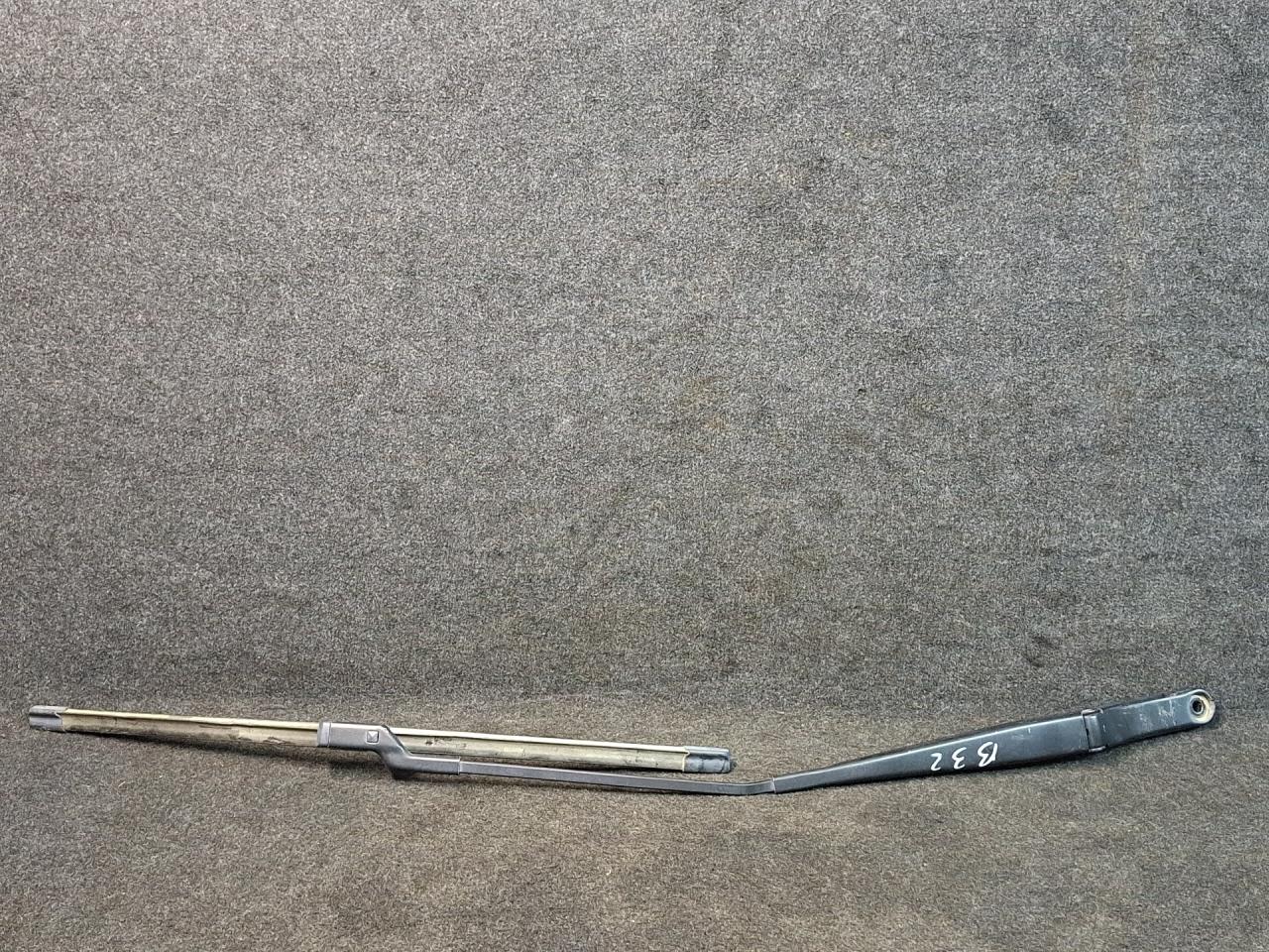 щеткодержатель (поводок стеклоочистителя, дворник) Volkswagen Tiguan 2 поколение 2020, 2.0 л., бензин, АКПП, серый, полный привод, 5NN955410 - фото №1